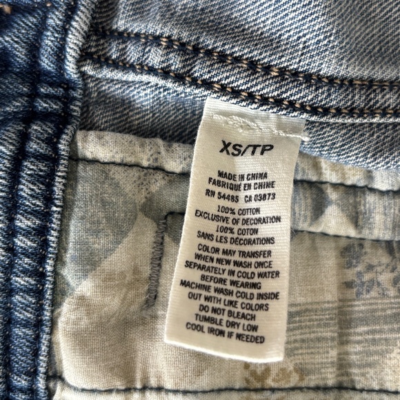 American Eagle Outfitters Classic Denim Jacket - Size XS - Picture 8 of 8